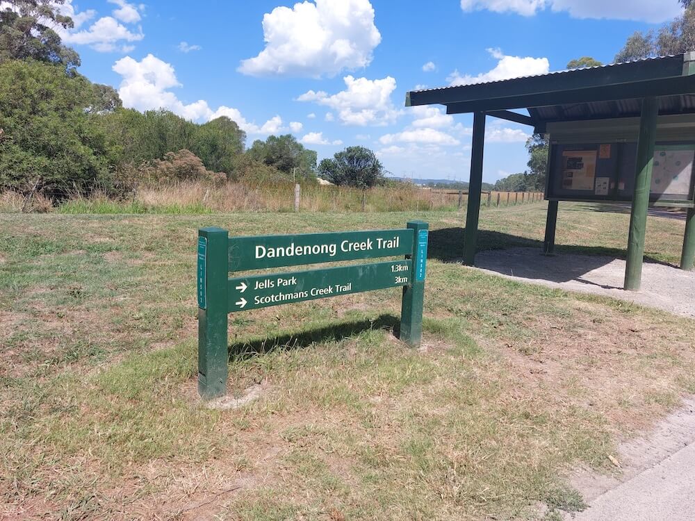 Directional signage marking a junction on the Dandenong Creek Trail